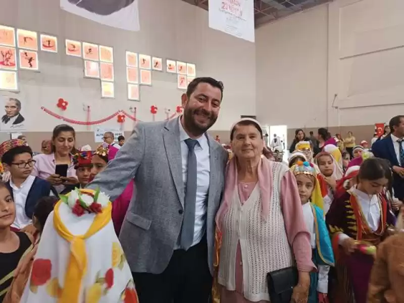 23 Nisan Kutlamalarında Samandağ Belediye Başkanı Emrah Karaçay'a Sevgi Seli