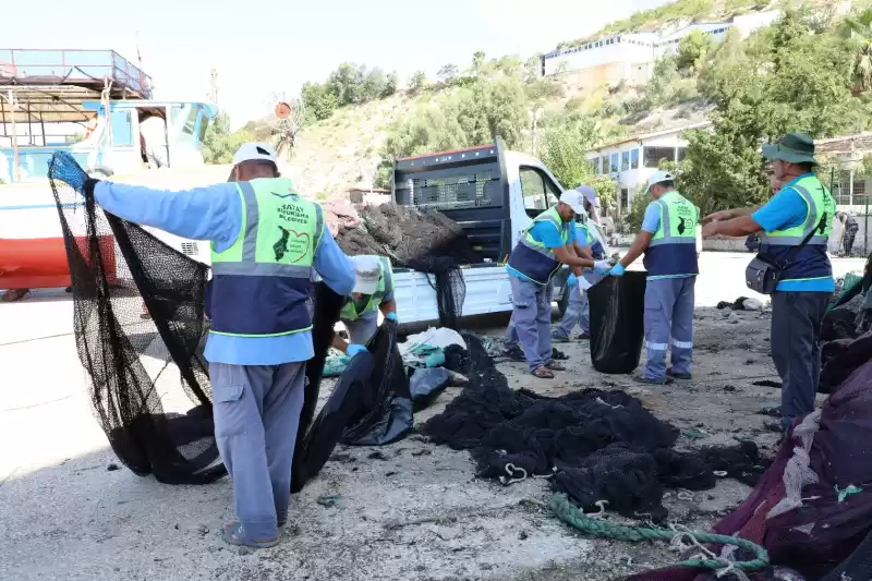 HBB HATAY SAHİLLERİNDE TEMİZLİĞE DEVAM EDİYOR
