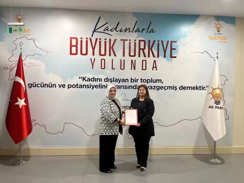 AK KADINLARDA BAYRAK DEĞİŞİMİ...