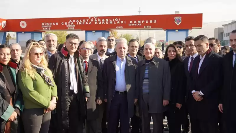 Özdağ Tutuklu Gazeteciler Hakkında Basın Açıklaması Yaptı