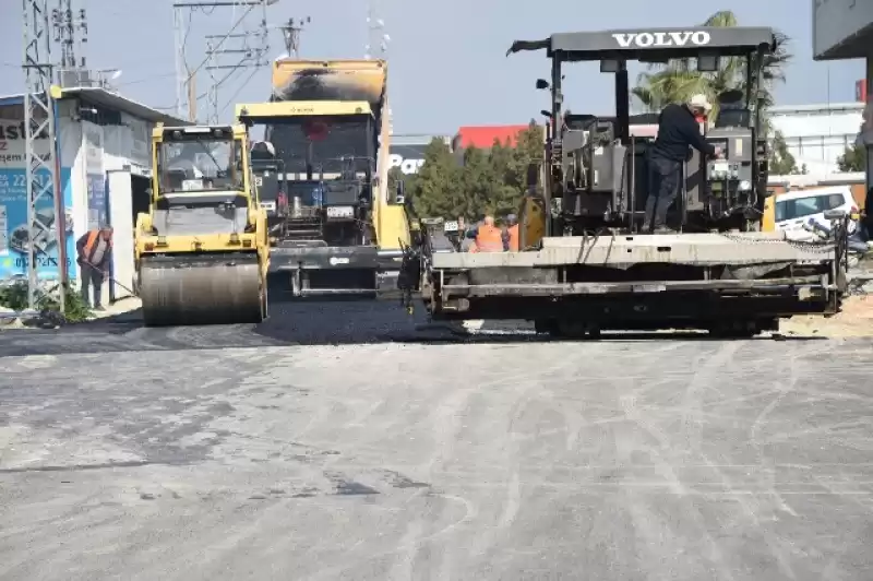 Antakya Belediyesi Asfalt Atağı Güzelburç Mahallesi’nde Sürdü