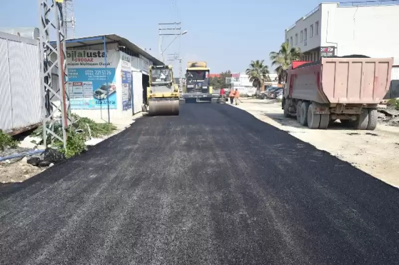 Antakya Belediyesi Asfalt Atağı Güzelburç Mahallesi’nde Sürdü