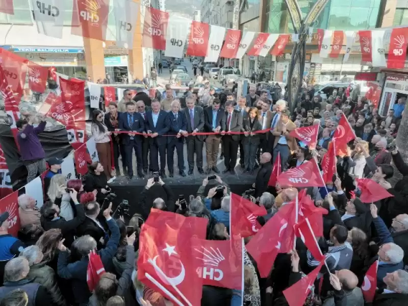 İSKENDERUN HALKI LÜTFÜ SAVAŞ’I YALNIZ BIRAKMADI