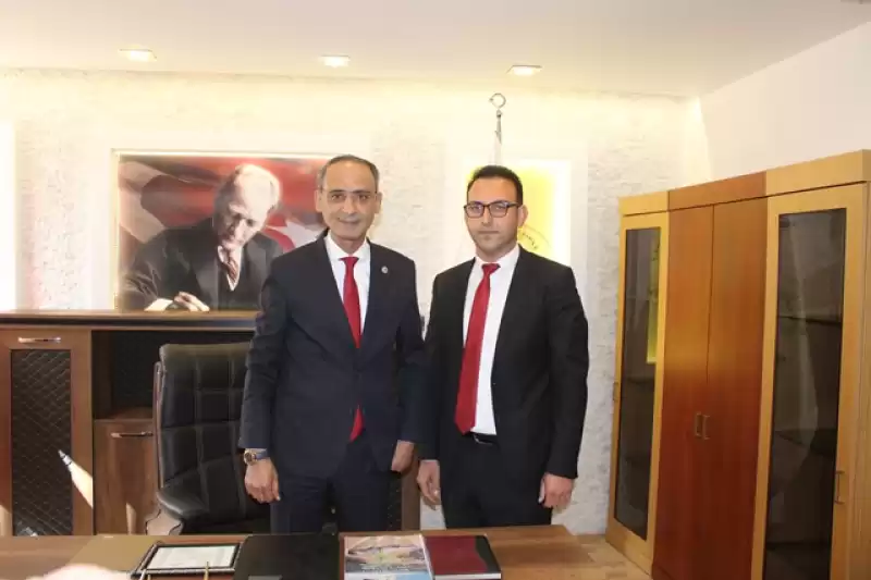 DEFNE BELEDİYESİ’NDE BAYRAK DEĞİŞİMİ