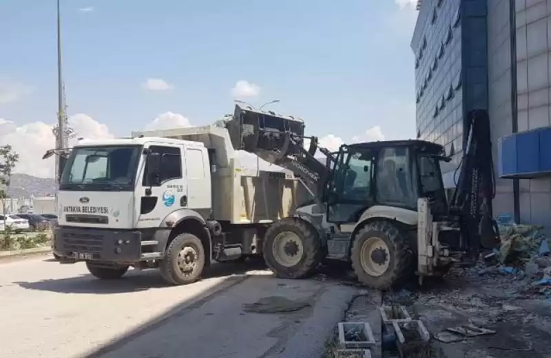Antakya Belediyesi, Antakya’nın Dört Bir Köşesinde çalışmalarına Devam Ediyor