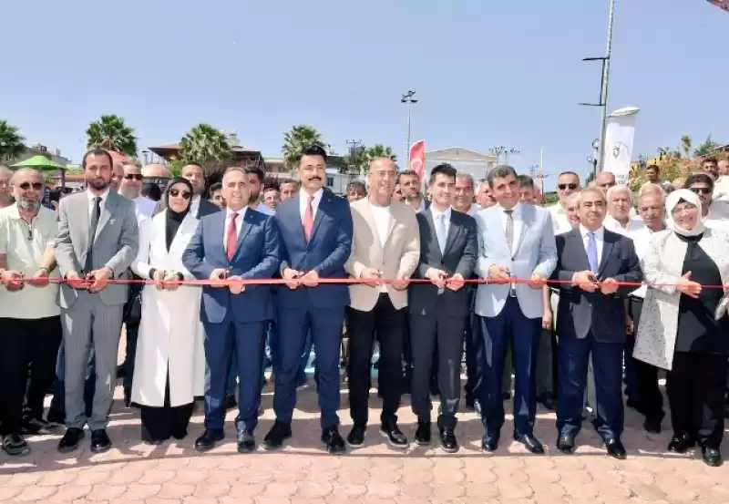 BAŞKAN YAPAR, ALTINÖZÜ’NDE KİTAP FUARI AÇILIŞI’NA KATILDI