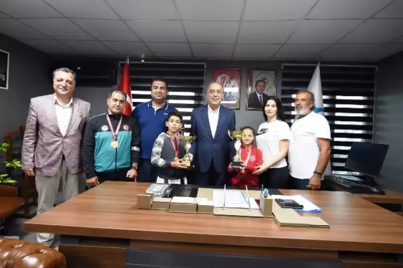 BAŞKAN YAPAR ANTAKYA BELEDİYESİ KARATE TAKIMINI AĞIRLADI