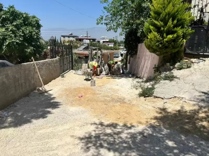 ANTAKYA’DA FARKLI NOKTALARDA YOL ÇALIŞMALARI DEVAM EDİYOR