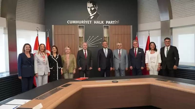 Ümit Özdağ’dan Özgür Özel’e Ziyaret