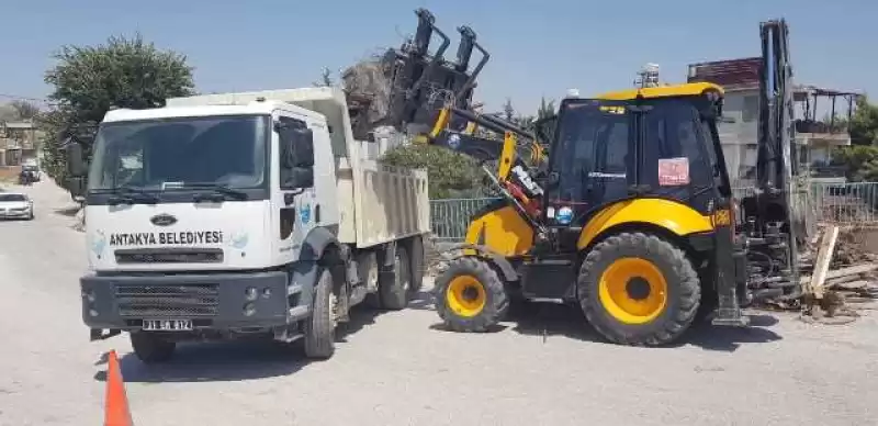 TEMİZ BİR ANTAKYA İÇİN ÇALIŞMALAR ARALIKSIZ SÜRÜYOR