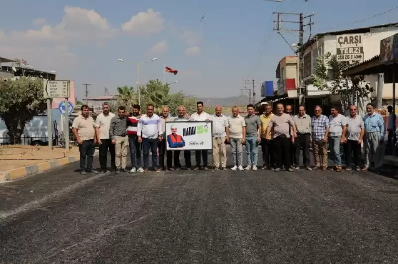 BETON ASFALTA KAVUŞAN AKTEPE MUHTARI KURBAN KESTİ