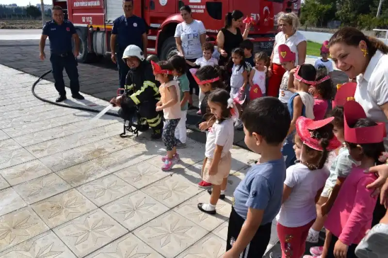ARSUZ'DA MİNİKLER ‘İTFAİYECİLER HAFTASI’NI KUTLADI