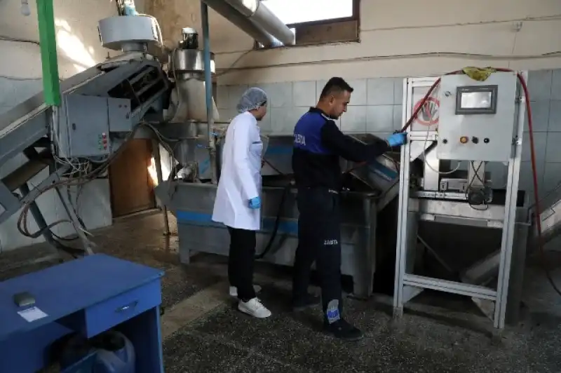 HBB SAĞLIKLI ZEYTİNYAĞI İÇİN DENETİMLERİNİ SÜRDÜRÜYOR