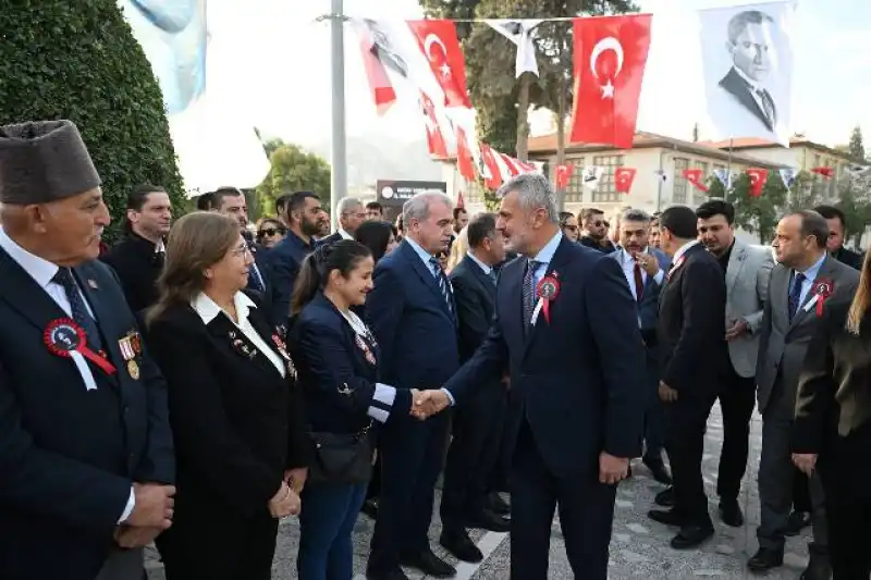 HATAY 86. ÖLÜM YILDÖNÜMÜNDE ATASINI ANDI