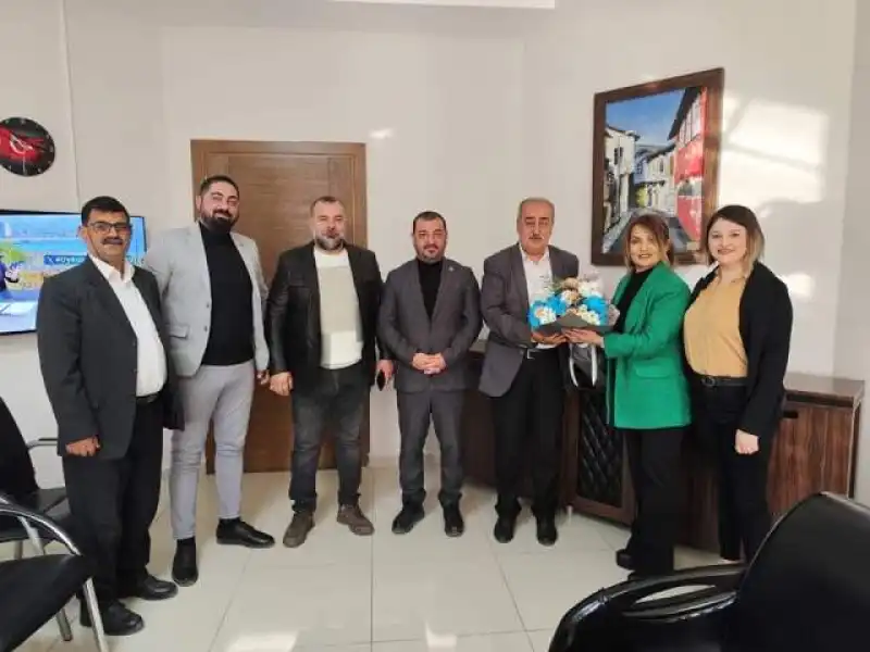 CHP Defne İlçe Örgütünden İlçe Eğitim Müdürlüğü'ne Anlamlı Ziyaret  