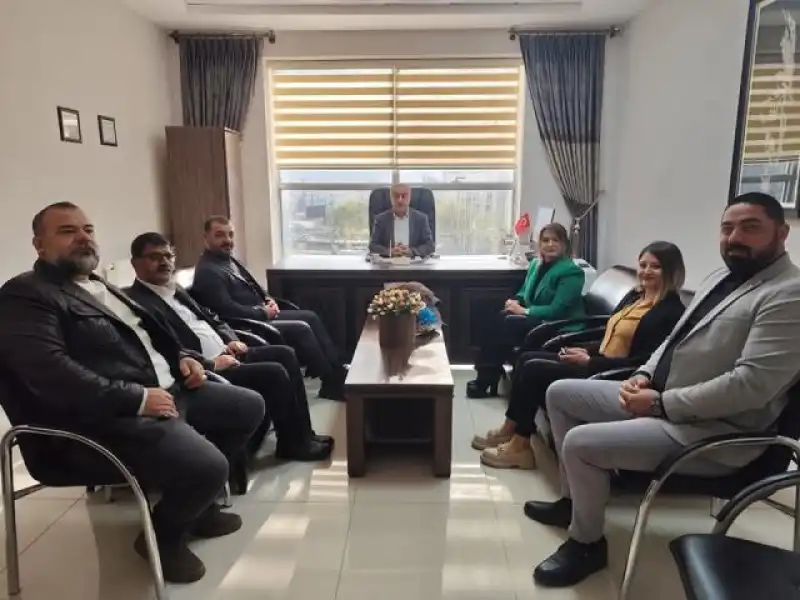 CHP Defne İlçe Örgütünden İlçe Eğitim Müdürlüğü'ne Anlamlı Ziyaret  