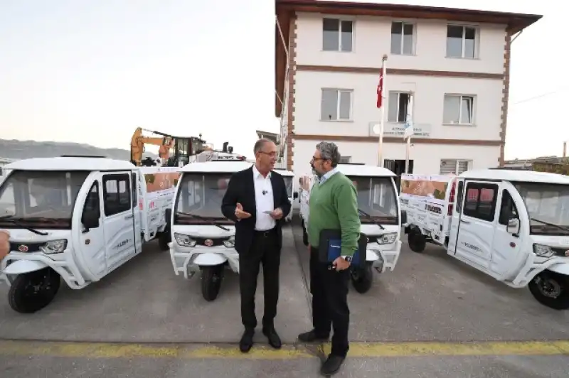 BAŞKAN YAPAR; UNDP Ve ÇEVRE, ŞEHİRCİLİK VE İKLİM DEĞİŞİKLİĞİ BAKANLIĞINCA ANTAKYA BELEDİYESİ’NE TESLİM EDİLEN ARAÇLARI İNCELEDİ