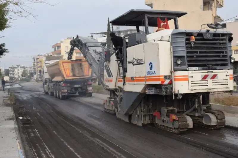 15 İLÇEDE ASFALT VE YOL YENİLEME ÇALIŞMASI DEVAM EDİYOR