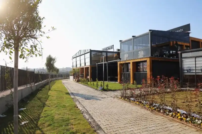 HATAY KÜLTÜR SANAT ÇARŞISI YEŞİLE BÜRÜNDÜ