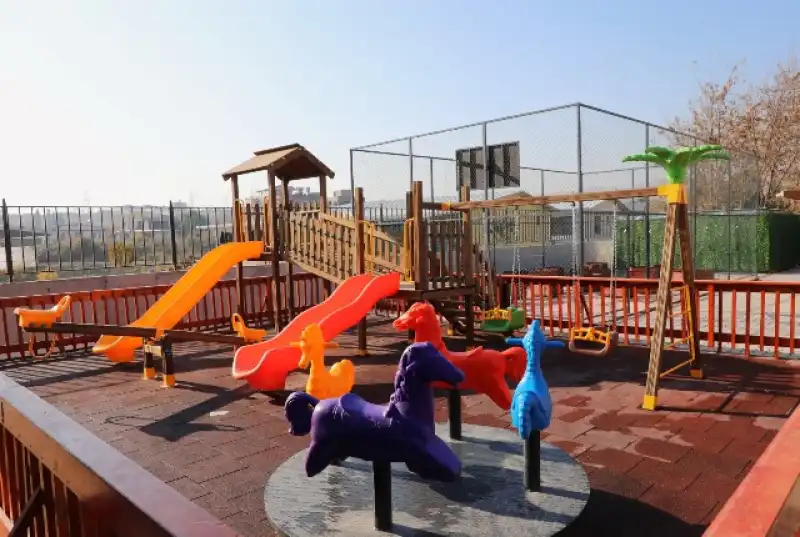 HATAY KÜLTÜR SANAT ÇARŞISI YEŞİLE BÜRÜNDÜ