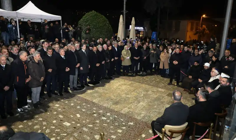 6 ŞUBAT’IN 2. YILDÖNÜMÜNDE DEPREM ŞEHİTLERİ ANILDI ASİ NEHRİ’NE KARANFİLLER BIRAKILDI