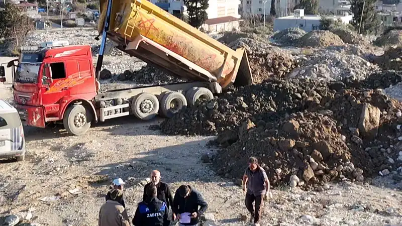 HBB’DEN KAÇAK HAFRİYATA CEZA KAÇAK DÖKÜM YAPAN ŞOFÖR DRONE İLE YAKALANDI