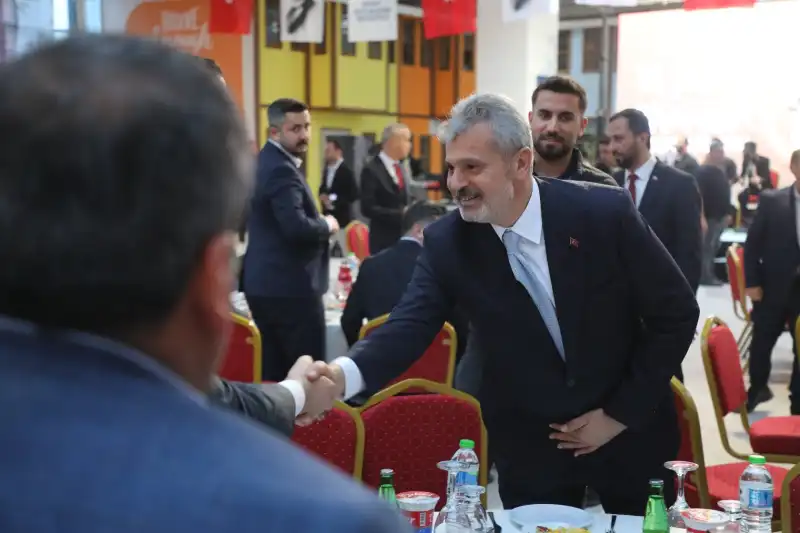 BAŞKAN ÖNTÜRK, İFTAR SOFRASINDAN BİRLİK ÇAĞRISI YAPTI