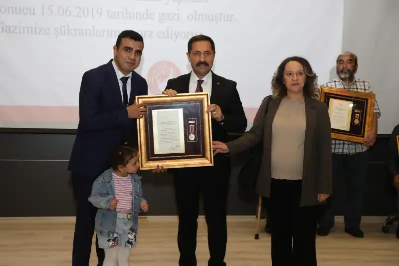 BAŞKAN ÖNTÜRK, DEVLET ÖVÜNÇ MADALYASI TEVCİH TÖRENİNE KATILDI