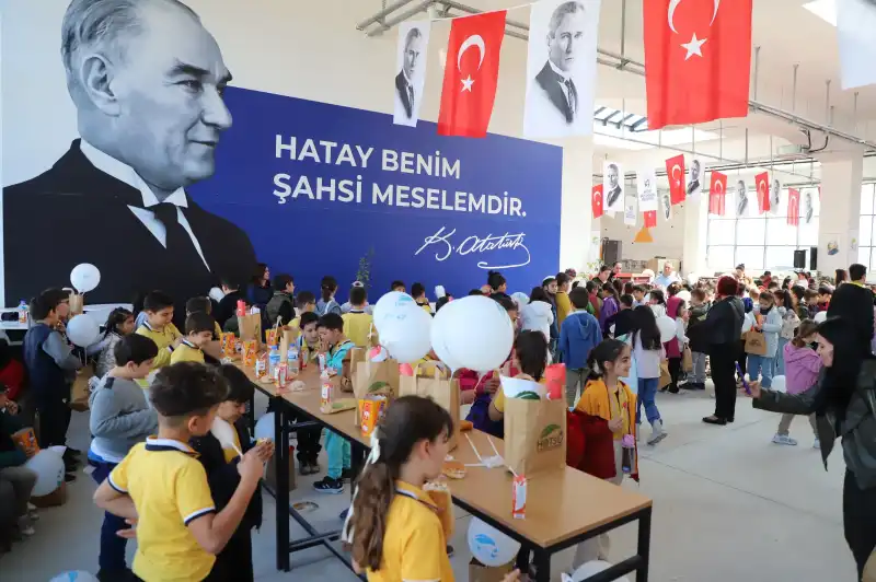 “HAYAT VE SU” TUVALLER ÜZERİNDE SANATA YANSITILDI