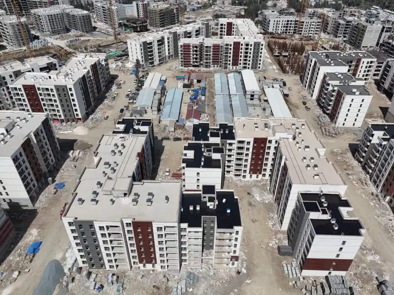 ELEKTRİK MAHALLESİ’NDEKİ TOKİ KONUTLARI YÜKSELİYOR