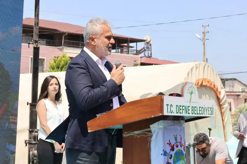 DEFNE’DE ÜÇ DİLDE EĞİTİM VERECEK KREŞİN TEMELİ ATILDI