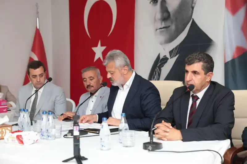 BAŞKAN ÖNTÜRK, REYHANLI’DA MUHTARLARLA BULUŞTU