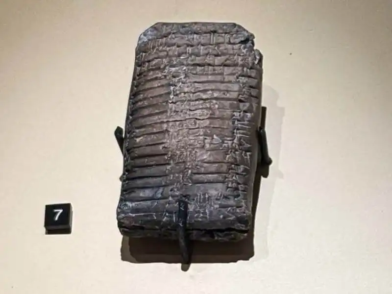 Aççana Höyük’te Bulunan Yaklaşık 3500 Yıllık Tablet Cumhurbaşkanlığı Külliyesi’nde Sergileniyor