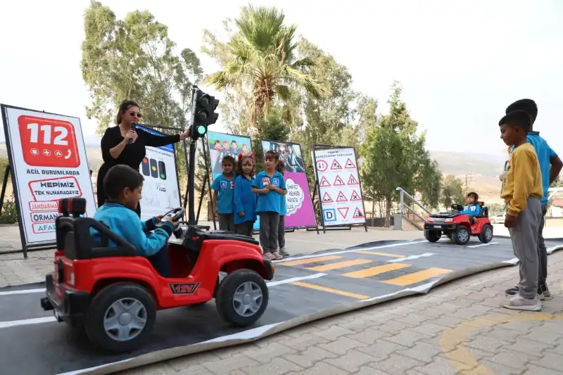 ÇOCUKLAR HBB’YLE TRAFİK BİLİNCİ KAZANIYOR