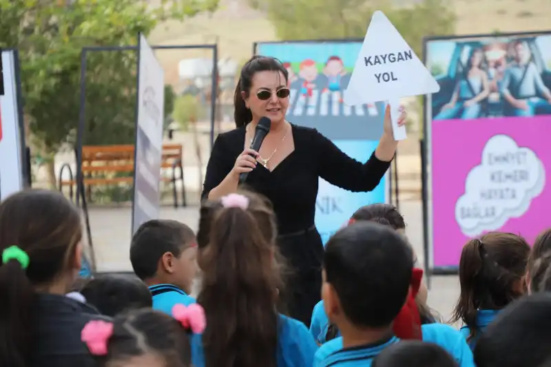 ÇOCUKLAR HBB’YLE TRAFİK BİLİNCİ KAZANIYOR