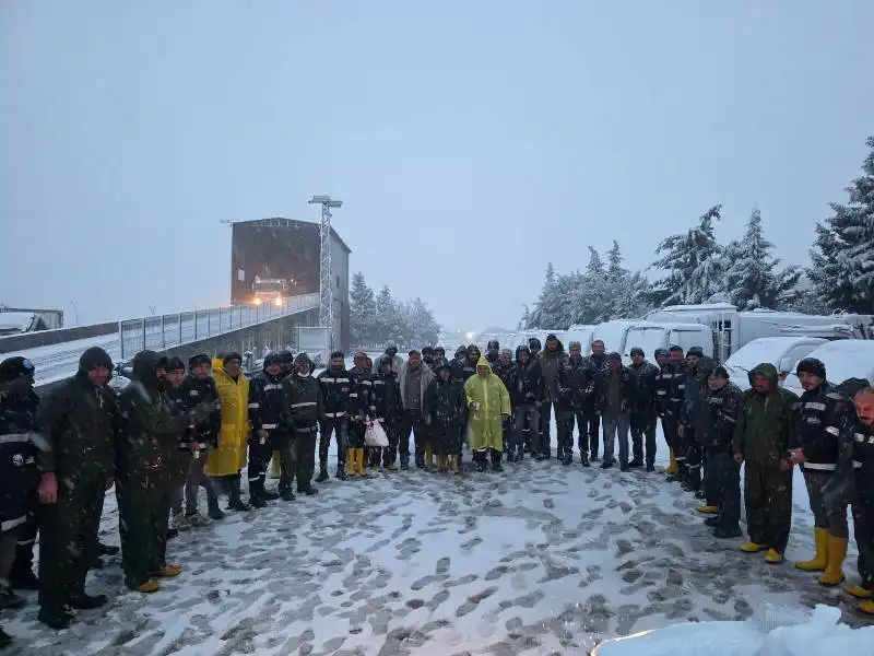 Antakya Belediyesi Yoğun Kar Yağışının Ardından Sahada…