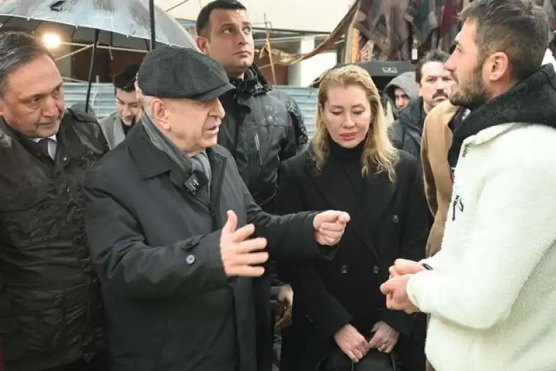 Özdağ: “Pazar Esnafı Işlerin Geçen Yıla Göre Yüzde 50 Düştüğünü Söylüyor”