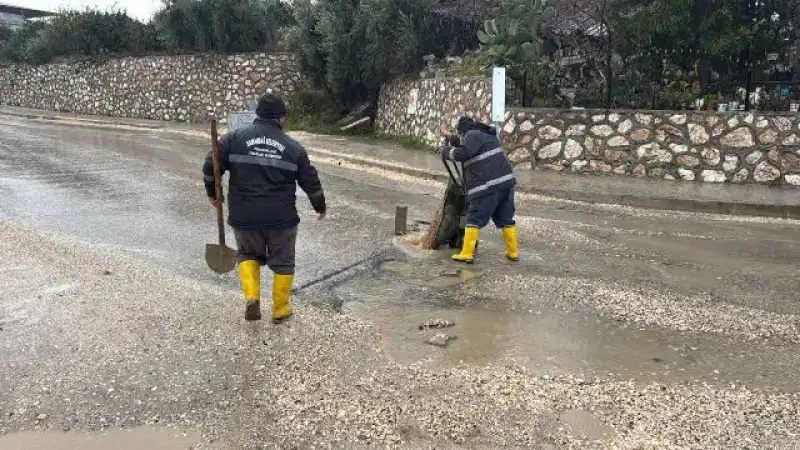 Samandağ Belediyesi Tüm Ekipleriyle Sahada Teyakkuzda