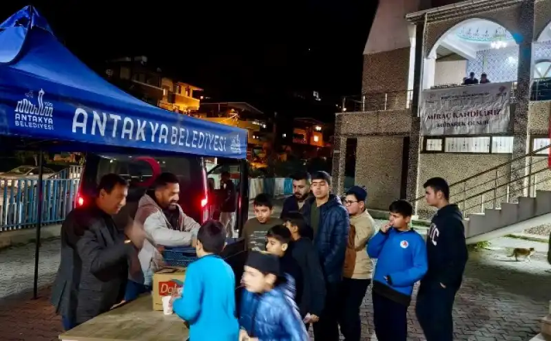 Antakya Belediyesi’nden Miraç Kandili’nde Tatlı İkramı Programı