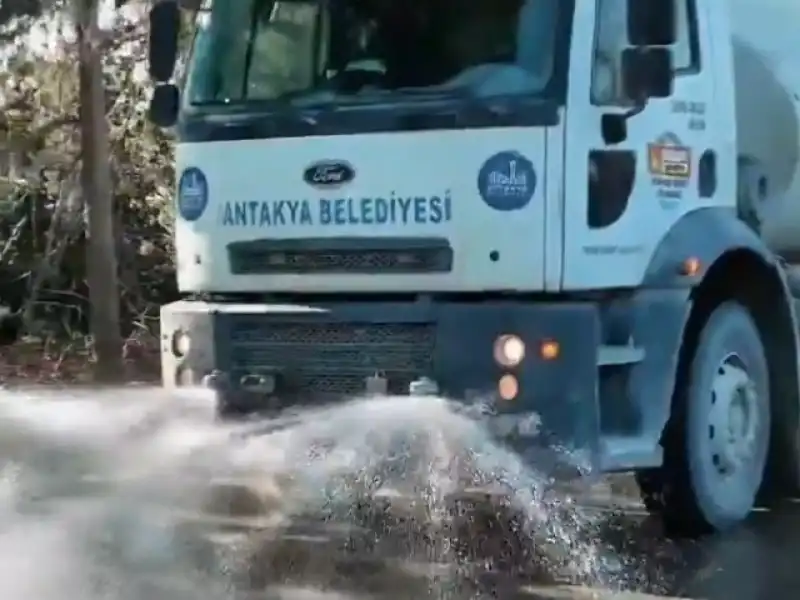 Antakya’da Tüm Mahallelerde Temizlik çalışmaları Devam