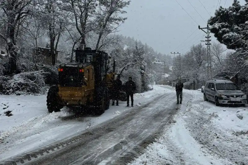 HBB’NİN KARLA MÜCADELESİ GECE BOYUNCA SÜRDÜ
