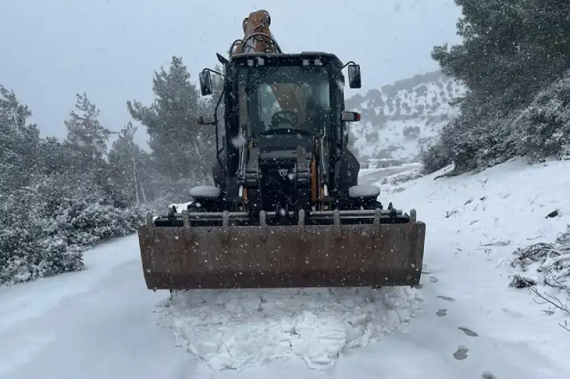 HBB’NİN KARLA MÜCADELESİ GECE BOYUNCA SÜRDÜ