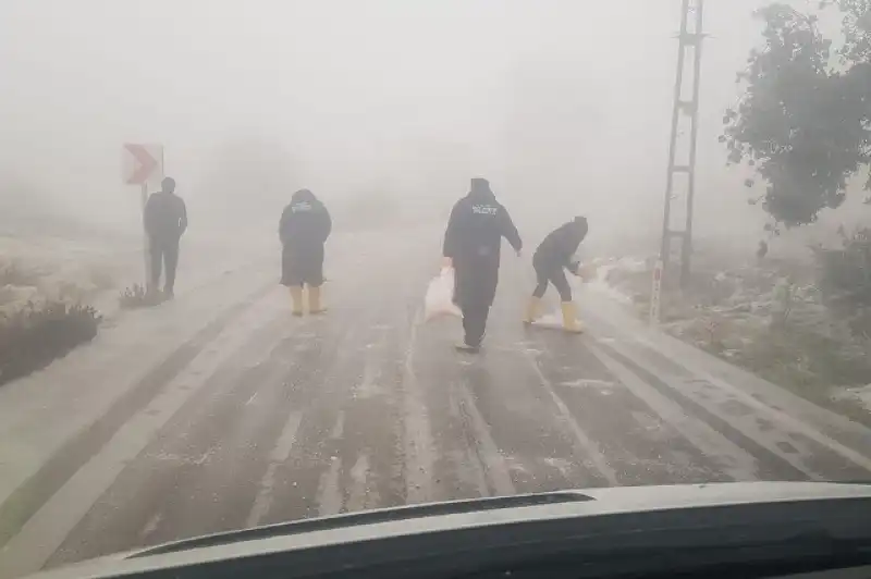 HBB’NİN KARLA MÜCADELESİ GECE BOYUNCA SÜRDÜ