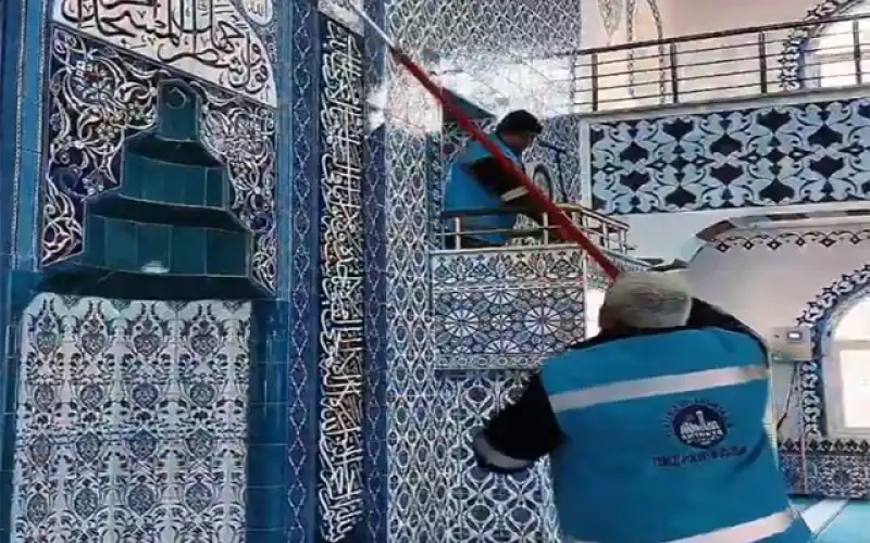 İBADETHANELERDE TEMİZLİK ÇALIŞMALARI DEVAM