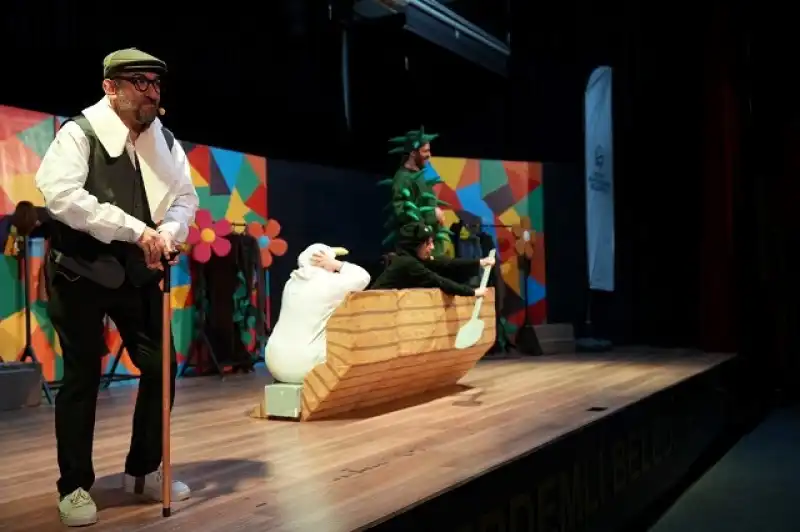 HBB Tiyatrosu Erdemli’de çocuklarla Buluştu