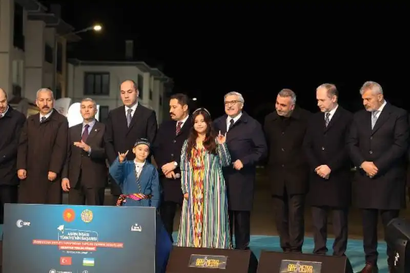 Başkan Öntürk, Özbek Mahallesi’nin Açılışına Katıldı