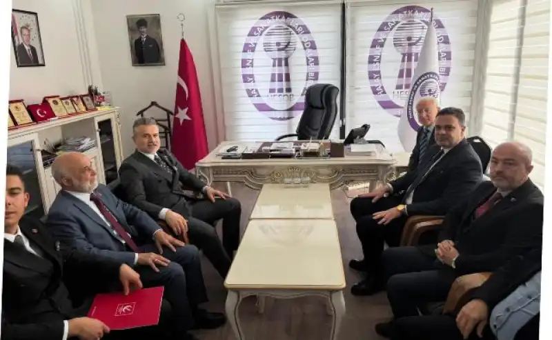 YRP Genel Başkan Yardımcısı Kılıç Gazetecilerle Ve Esnafla Buluştu