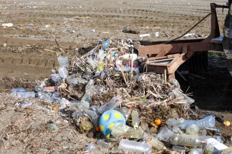 Hatay Büyükşehirden Sahil şeridinde Kış Temizliği