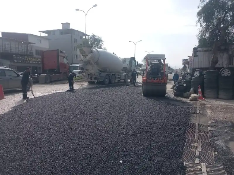 Antakya’da Yol Onarım çalışmaları Sürüyor