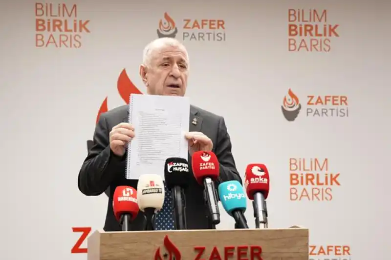 Özdağ: “Pkk'nın Sözde Onurunu Kurtarmak Için Türk Milletinin Gururunu Kırıyorsunuz”